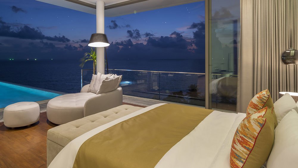 Malaiwana Penthouse - Bedroom night time setting